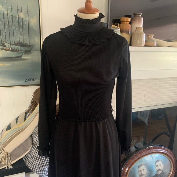Vicky Vaughn Black Ruffled Neck Dress - Picture 4 of 14
